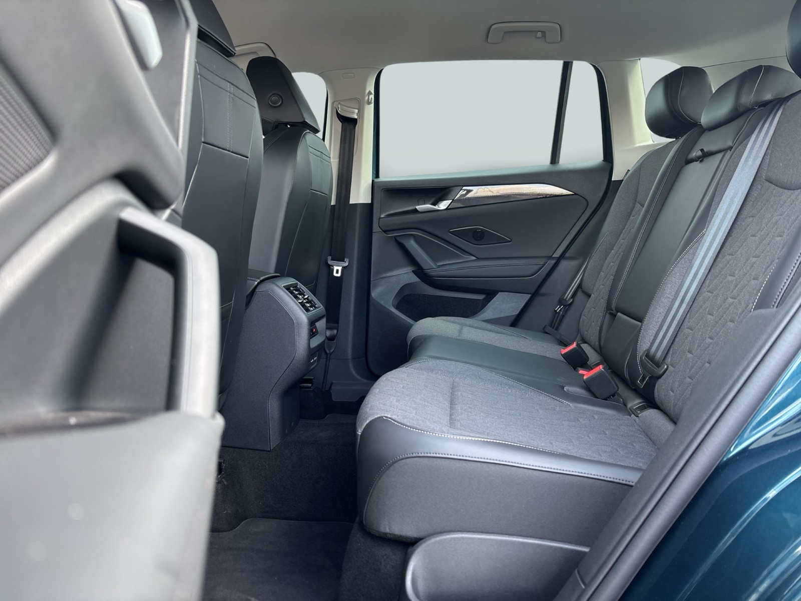 Volkswagen Tiguan 1.5 HYBRID LIFE AHK CAM ACC LM18 NAVI