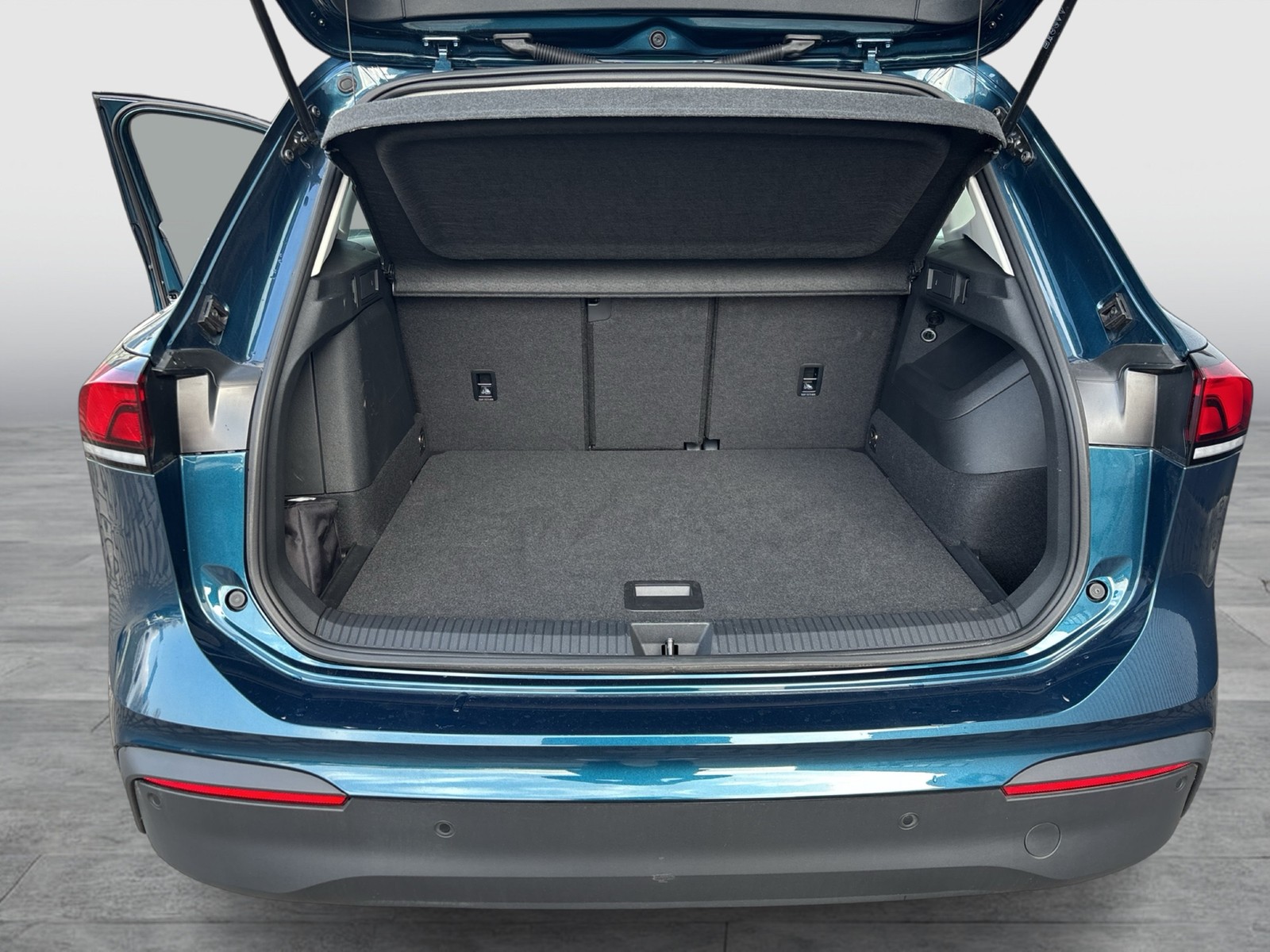 Volkswagen Tiguan 1.5 HYBRID LIFE AHK CAM ACC LM18 NAVI