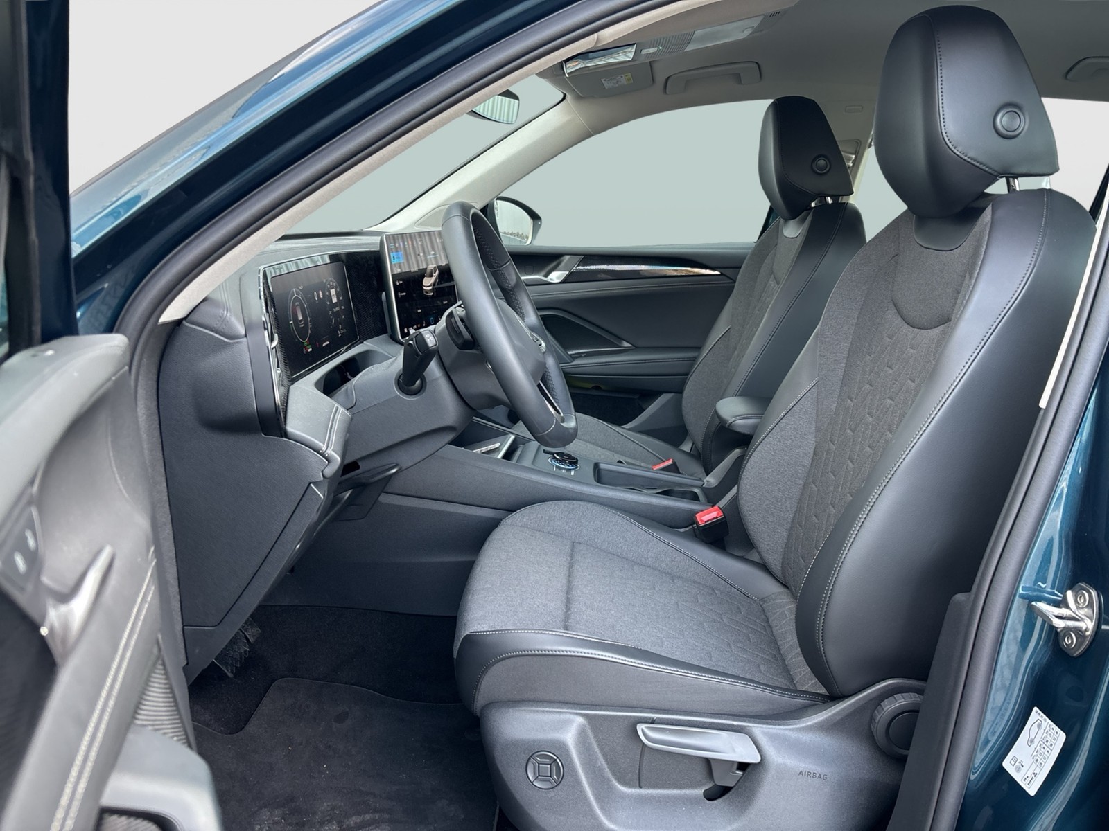 Volkswagen Tiguan 1.5 HYBRID LIFE AHK CAM ACC LM18 NAVI