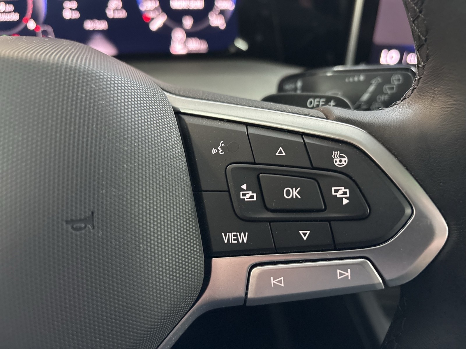 Volkswagen Golf Variant VIII 2.0 LIFE CAM ACC CARPLAY ALU