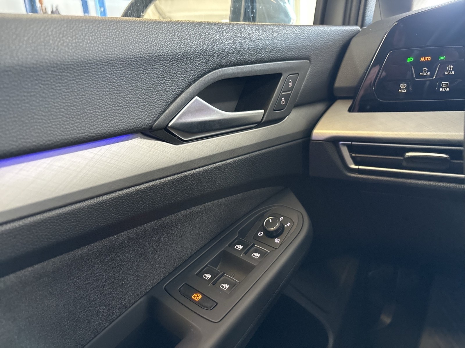 Volkswagen Golf Variant VIII 2.0 LIFE CAM ACC CARPLAY ALU