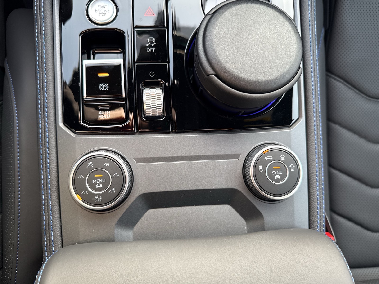 Volkswagen Touareg HYBRID R DYNAUDIO AHK 360CAM ACC LM22