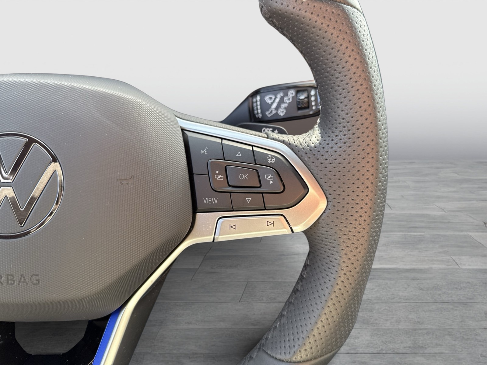 Volkswagen Touareg HYBRID R DYNAUDIO AHK 360CAM ACC LM22