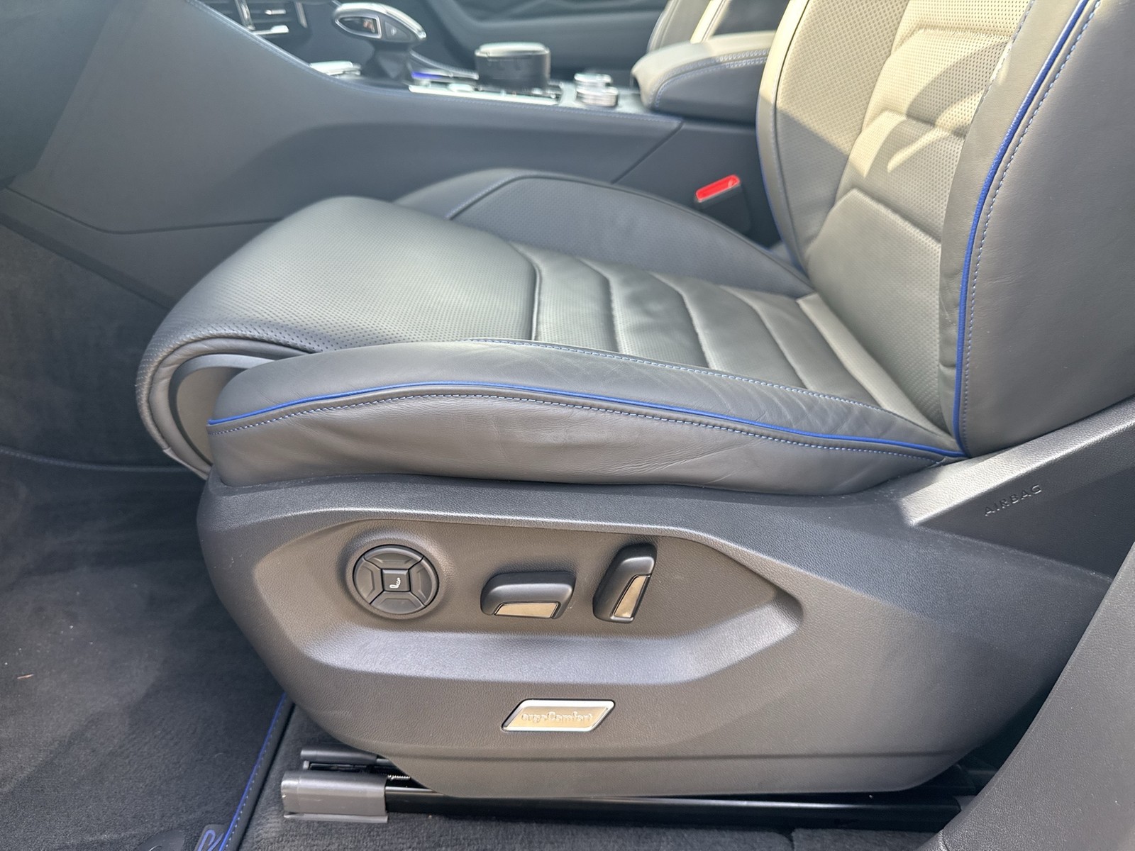 Volkswagen Touareg HYBRID R DYNAUDIO AHK 360CAM ACC LM22