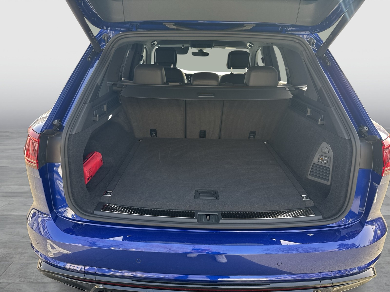 Volkswagen Touareg HYBRID R DYNAUDIO AHK 360CAM ACC LM22