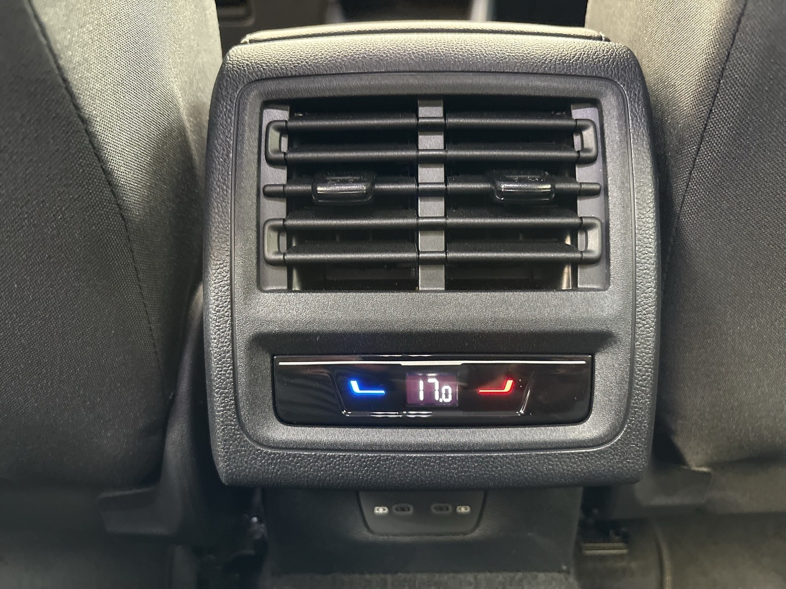 Volkswagen Golf Variant VIII 2.0 LIFE CAM ACC CARPLAY ALU