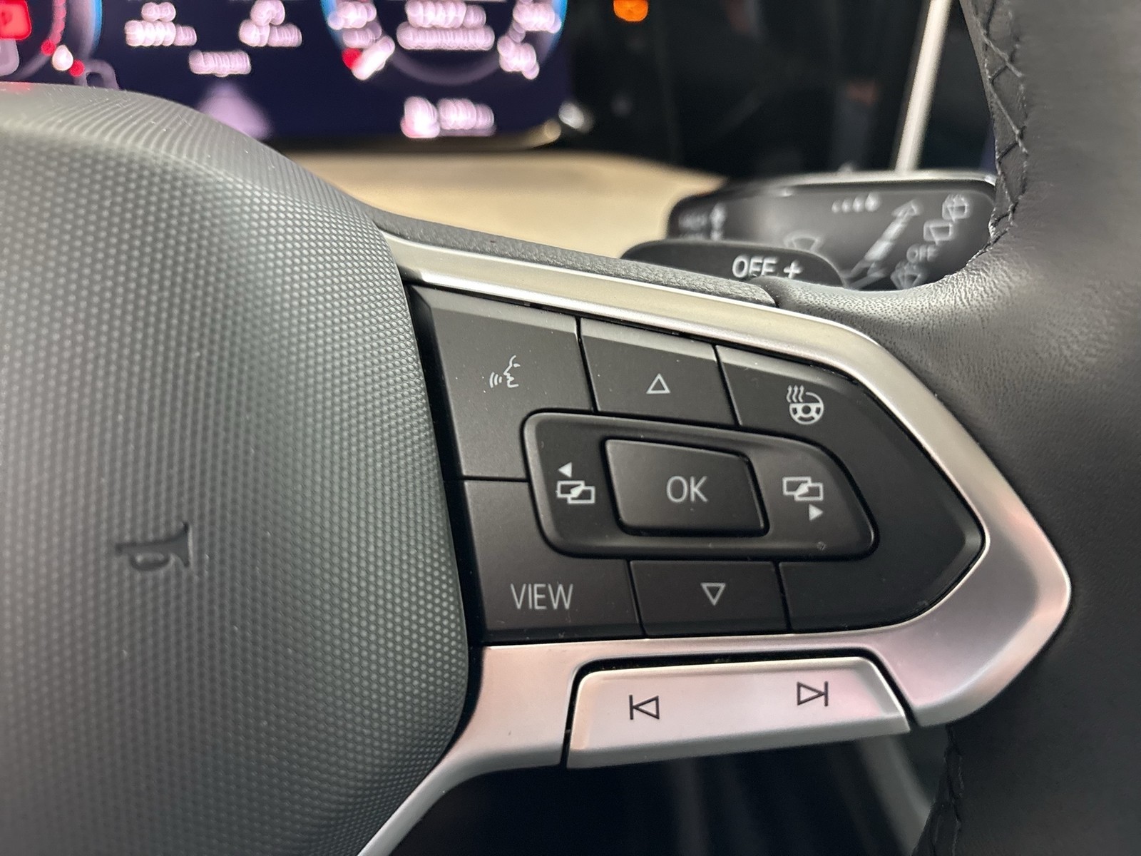 Volkswagen Golf Variant VIII 2.0 LIFE CAM ACC CARPLAY ALU