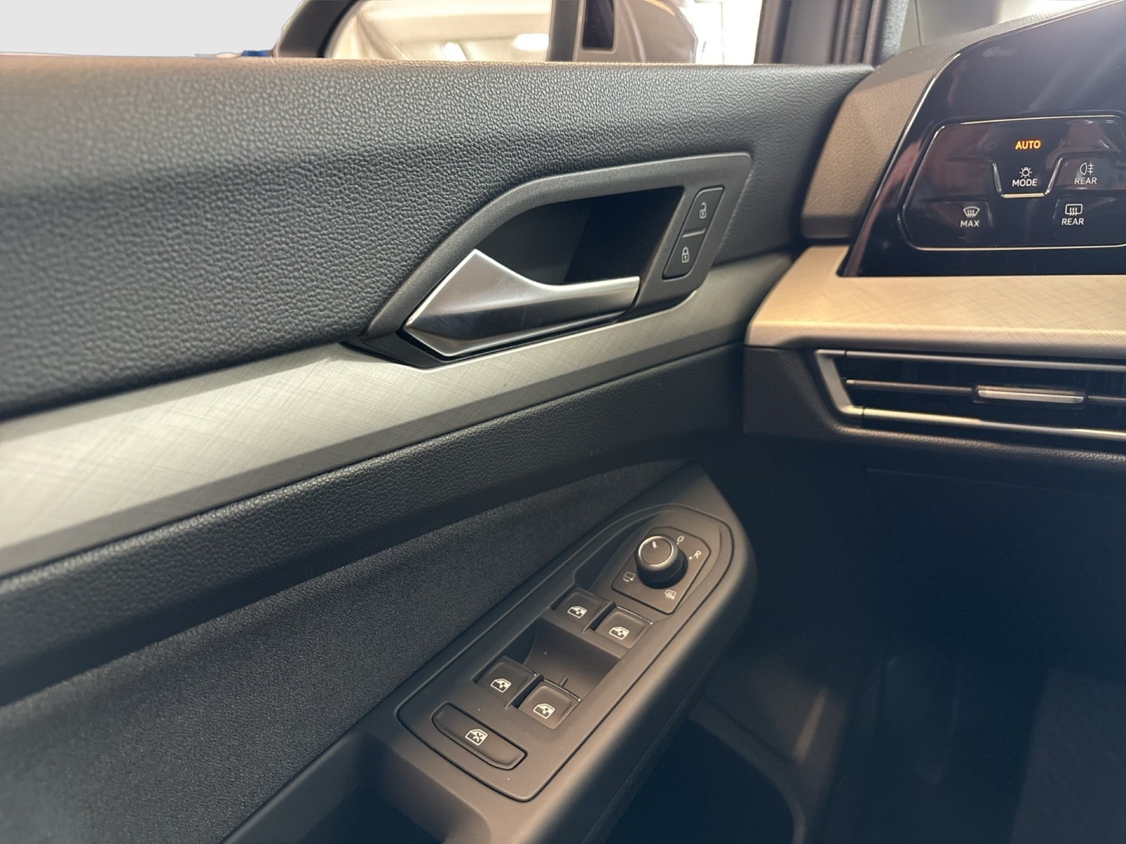 Volkswagen Golf Variant VIII 2.0 LIFE CAM ACC CARPLAY ALU