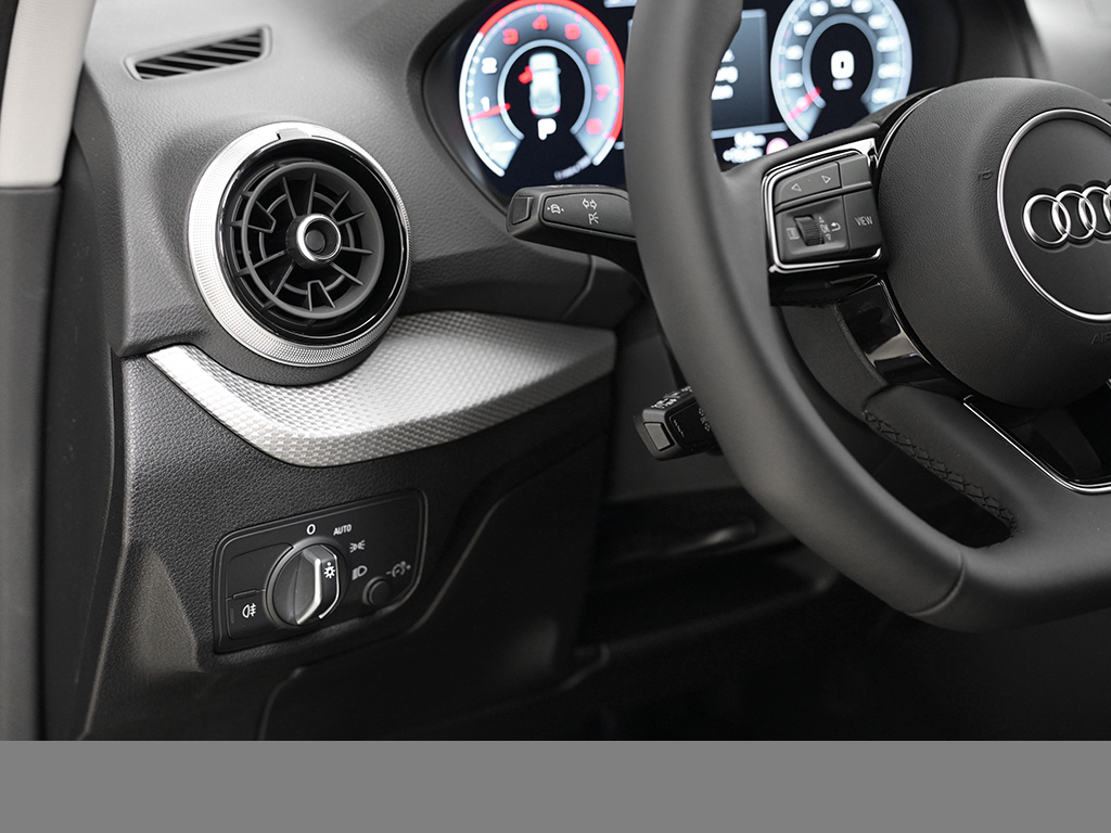 Audi Q2 35 TFSI S tronic advanced AHK+Sonnenschutzverglasung+Komfortpaket