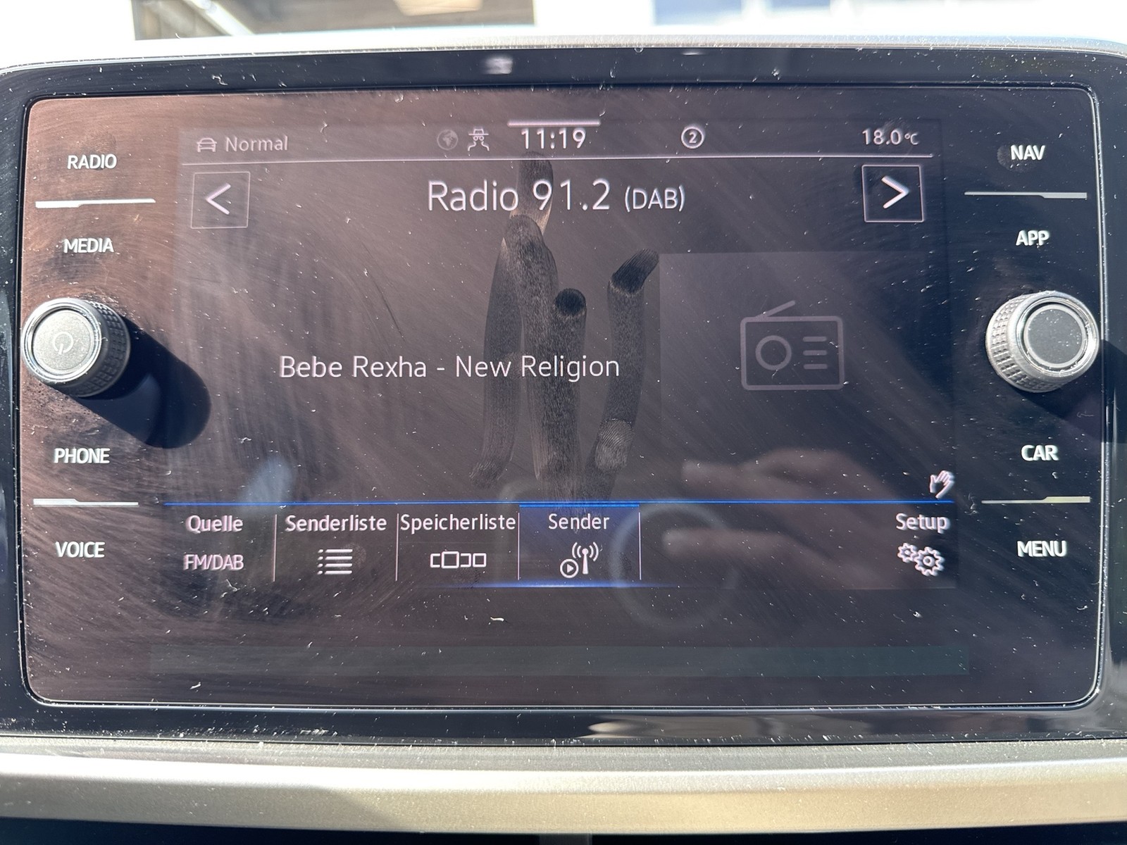 Volkswagen T-Roc 2.0 MOVE CAM LM17 NAVI CARPLAY SITZHEIZUNG