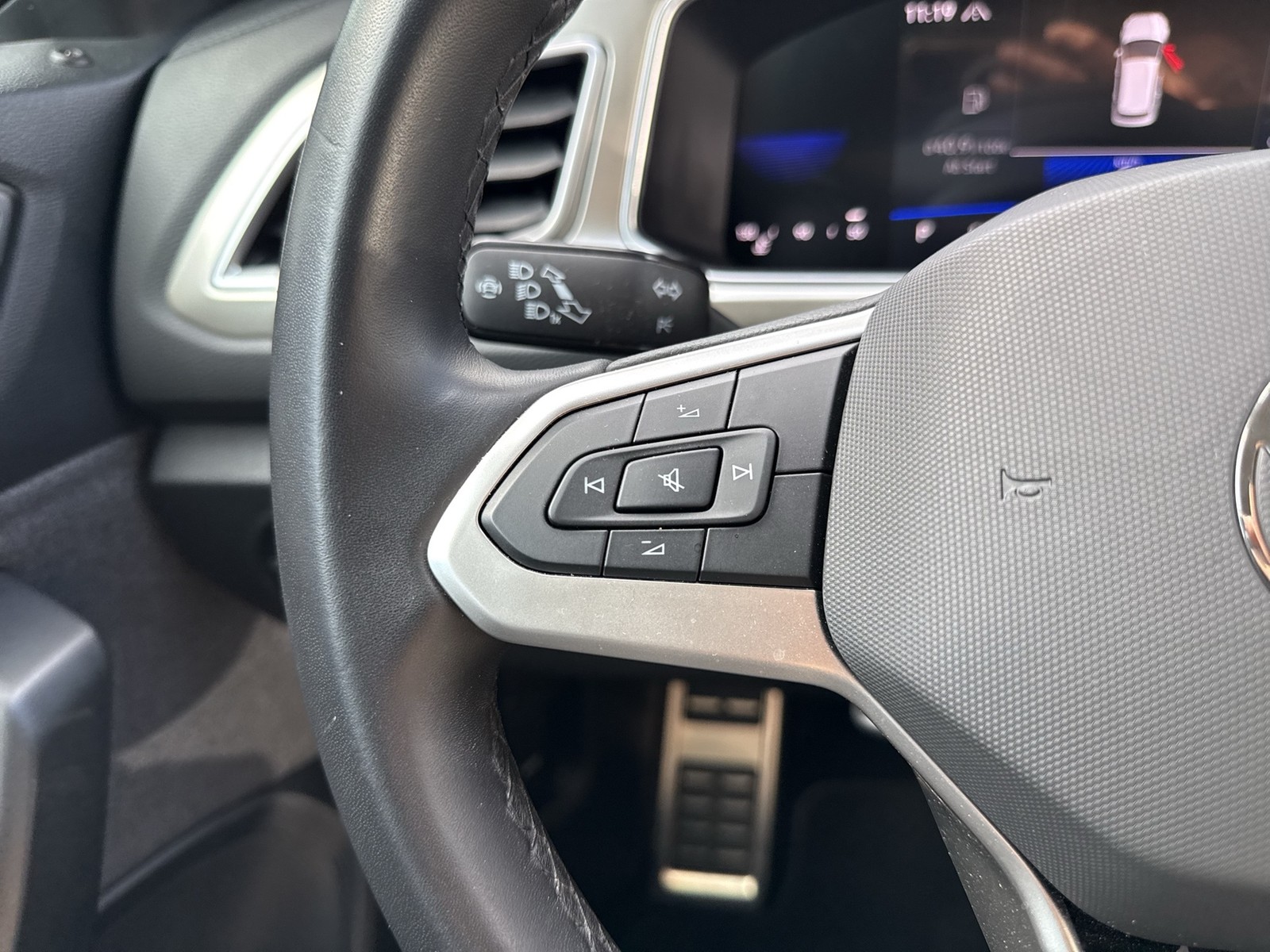 Volkswagen T-Roc 2.0 MOVE CAM LM17 NAVI CARPLAY SITZHEIZUNG