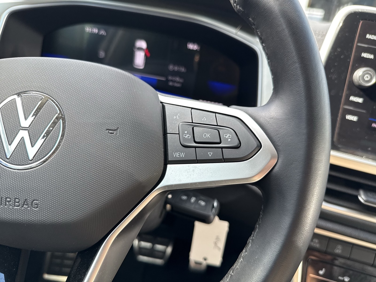 Volkswagen T-Roc 2.0 MOVE CAM LM17 NAVI CARPLAY SITZHEIZUNG