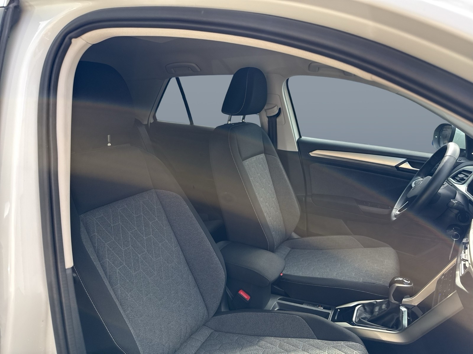 Volkswagen T-Roc 2.0 MOVE CAM LM17 NAVI CARPLAY SITZHEIZUNG