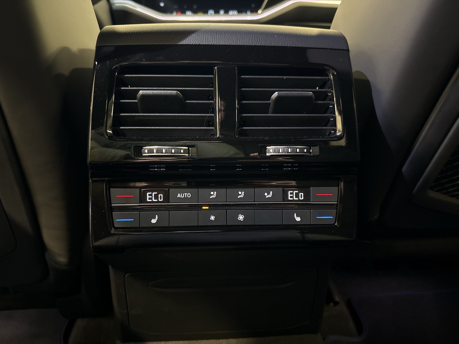 Volkswagen Touareg HYBRID R DYNAUDIO AHK 360CAM ACC LM21