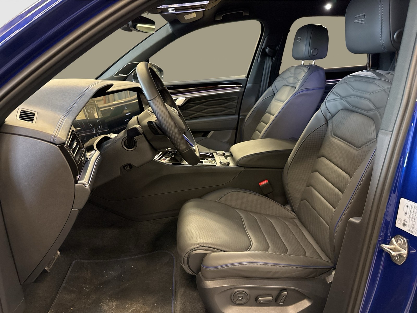 Volkswagen Touareg HYBRID R DYNAUDIO AHK 360CAM ACC LM21