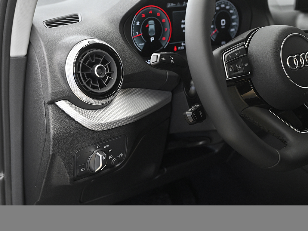 Audi Q2 35 TFSI S tronic advanced AHK+AssistenzpaketParken+Sonnenschutzverglasung