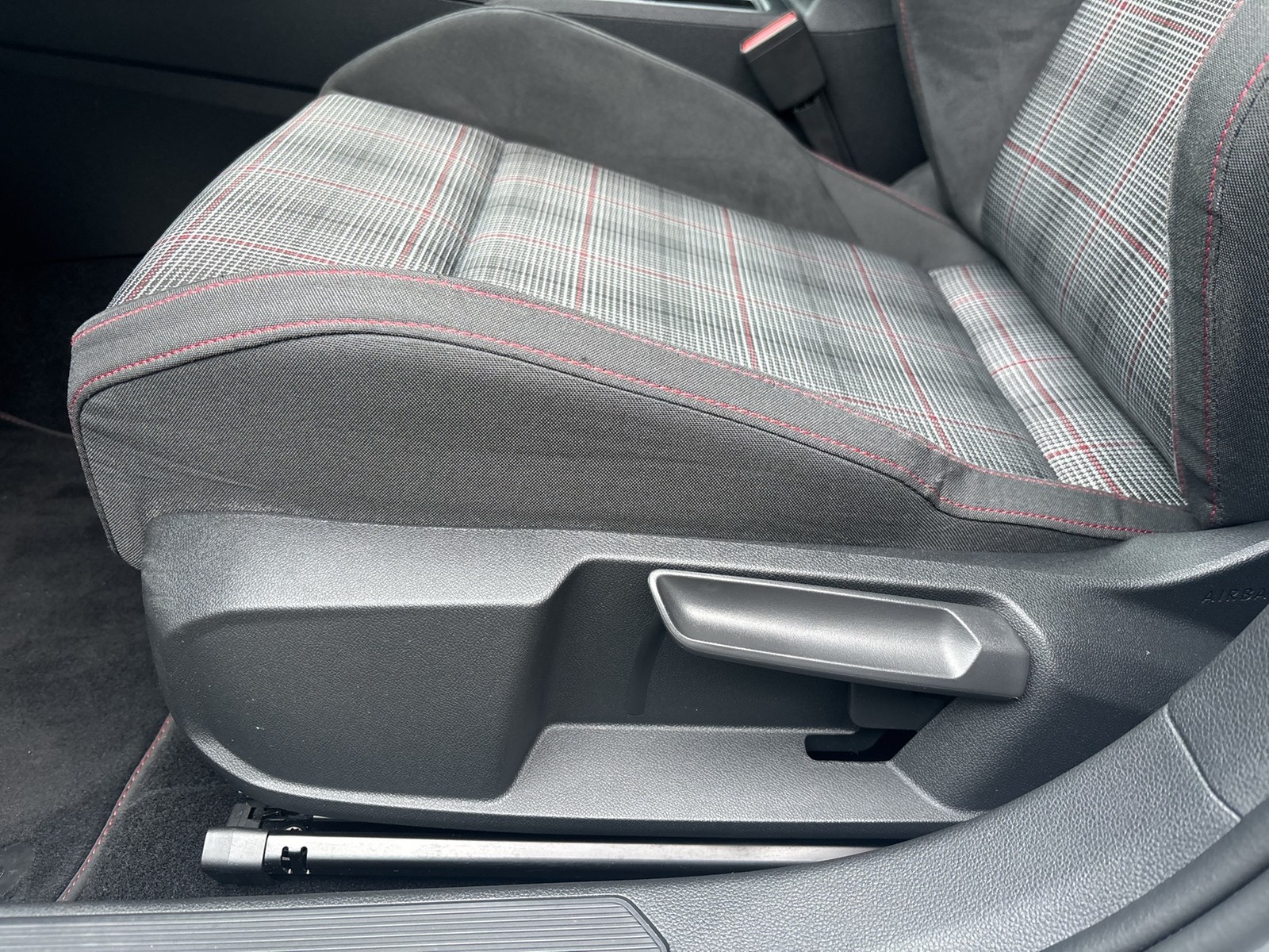 Volkswagen Golf VIII 2.0 GTI KAMERA HeadUp NAVI LED+