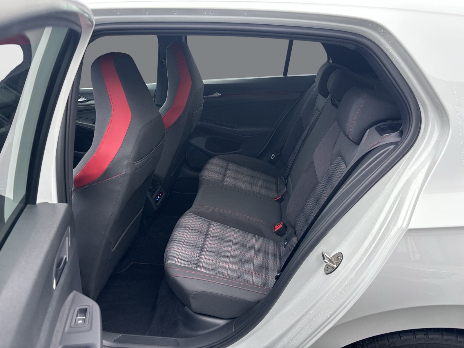 Volkswagen Golf VIII 2.0 GTI KAMERA HeadUp NAVI LED+