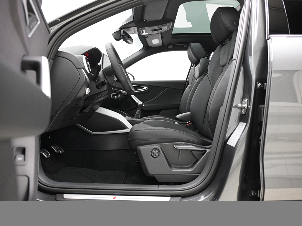 Audi Q2 35 TFSI S Line PANO+AHK+Sonnenschutzverglasung+Komfortpaket