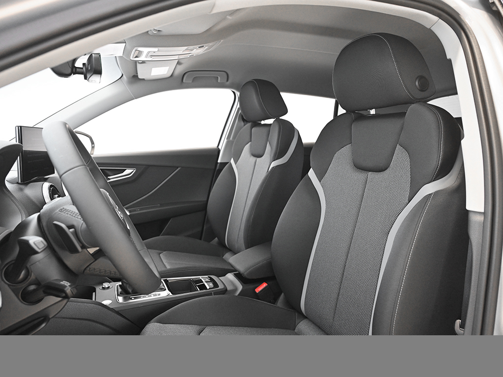 Audi Q2  advanced 35 s tronic AHK eKLAPPE CAM LM17