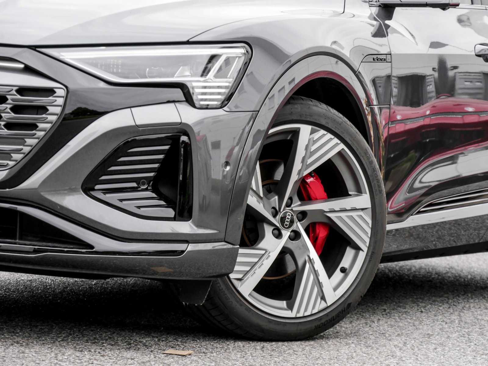 Audi Q8 e-tron Sportback 55 quattro S LINE CARBON AHK