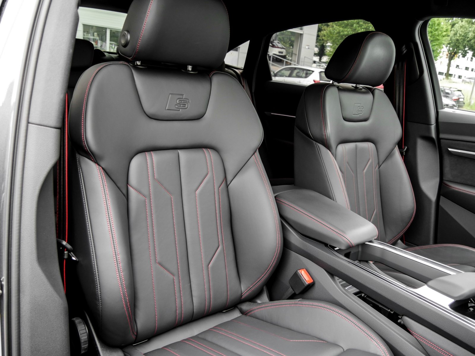 Audi Q8 e-tron Sportback 55 quattro S LINE CARBON AHK