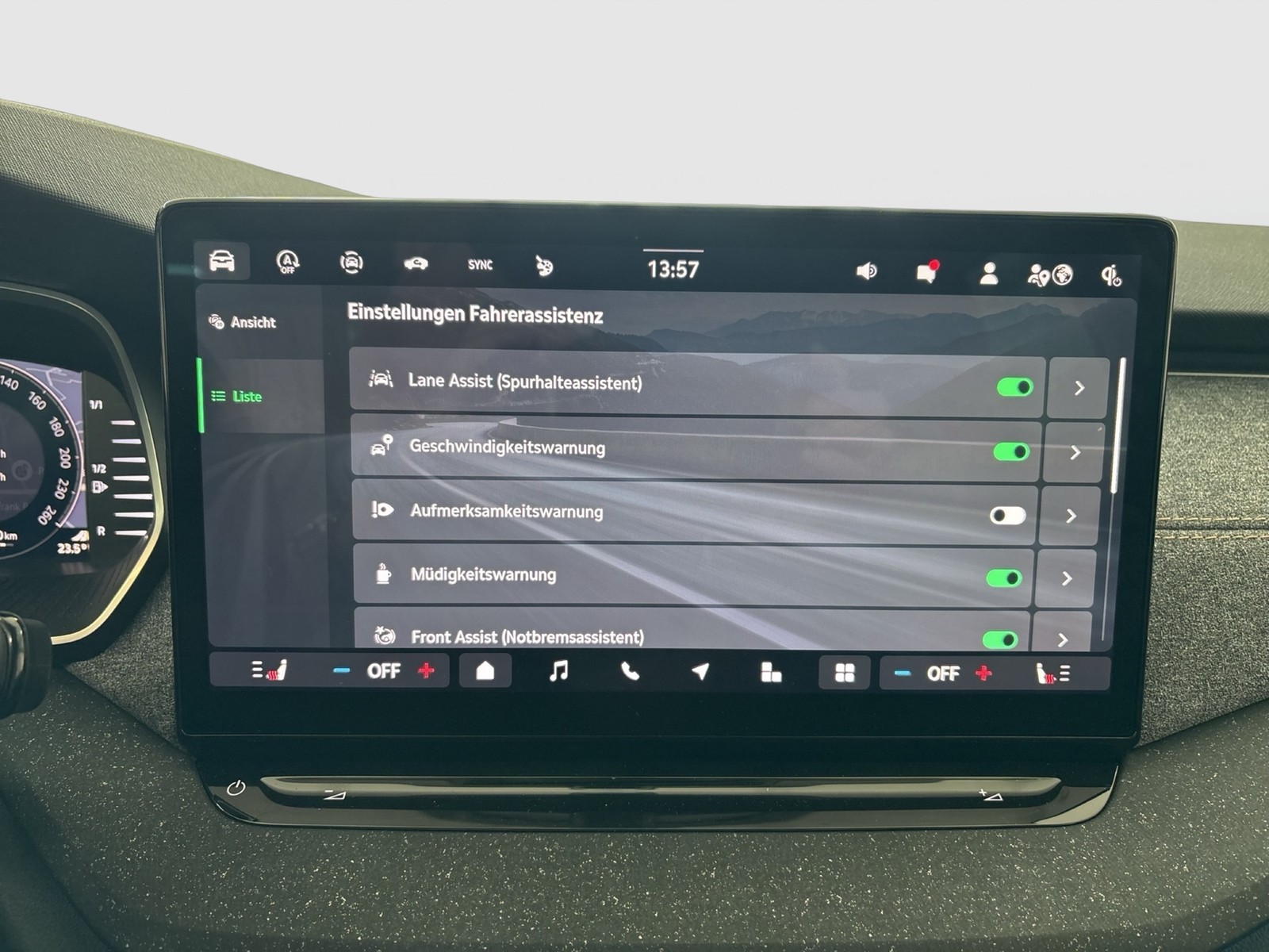 Skoda Octavia Combi 2.0 TOUR 360°CAM ACC HEADUP MATRIX