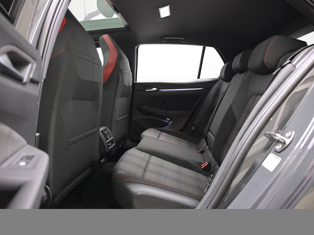 Volkswagen Golf GTI PANO HARMANKARDON BLACKSTYLE