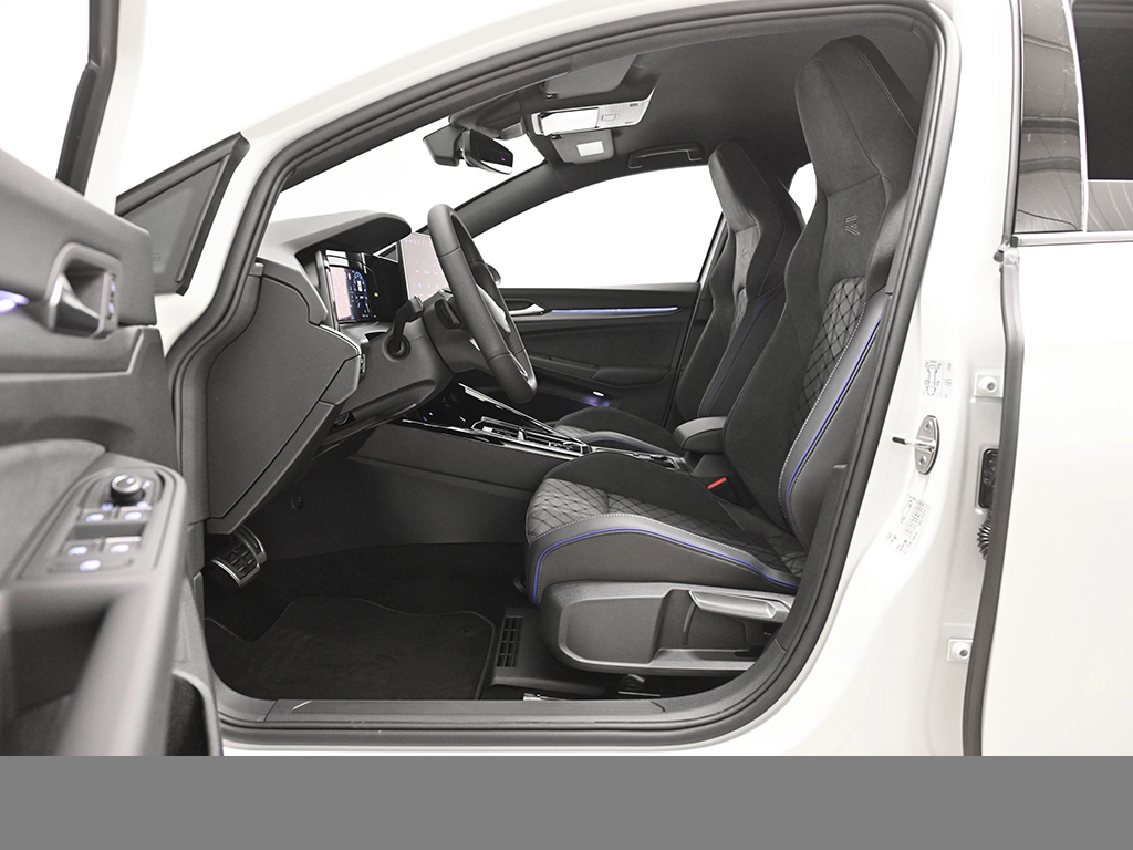 Volkswagen Golf 1.5 R-LINE DSG AHK ARMANKARDON BLACKSTYLE