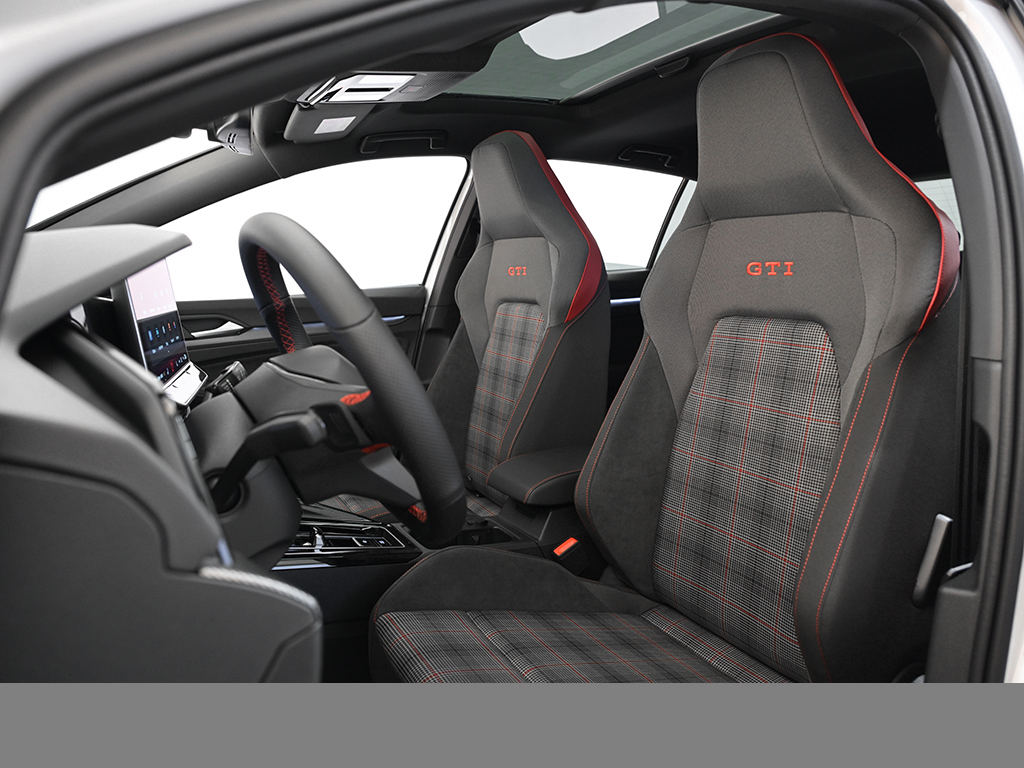Volkswagen Golf GTI PANO BLACKSTYLE AHK LM19