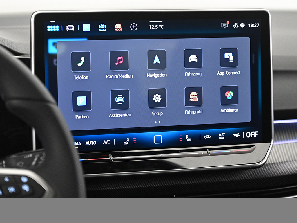 Volkswagen Golf VIII 1.5 eTSI R-LINE BLACK STYLE CAM LM18