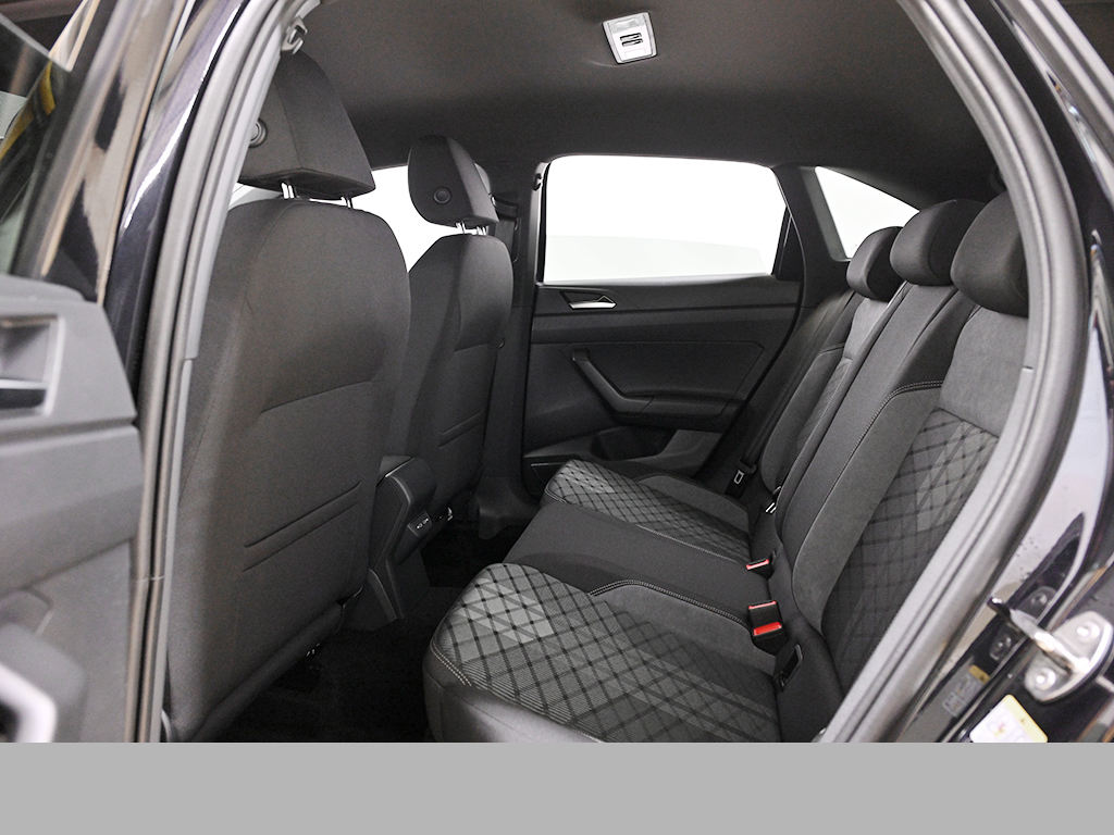 Volkswagen Taigo 1.0 R-LINE BLACK STYLE CAM ACC LM18 MATRIX