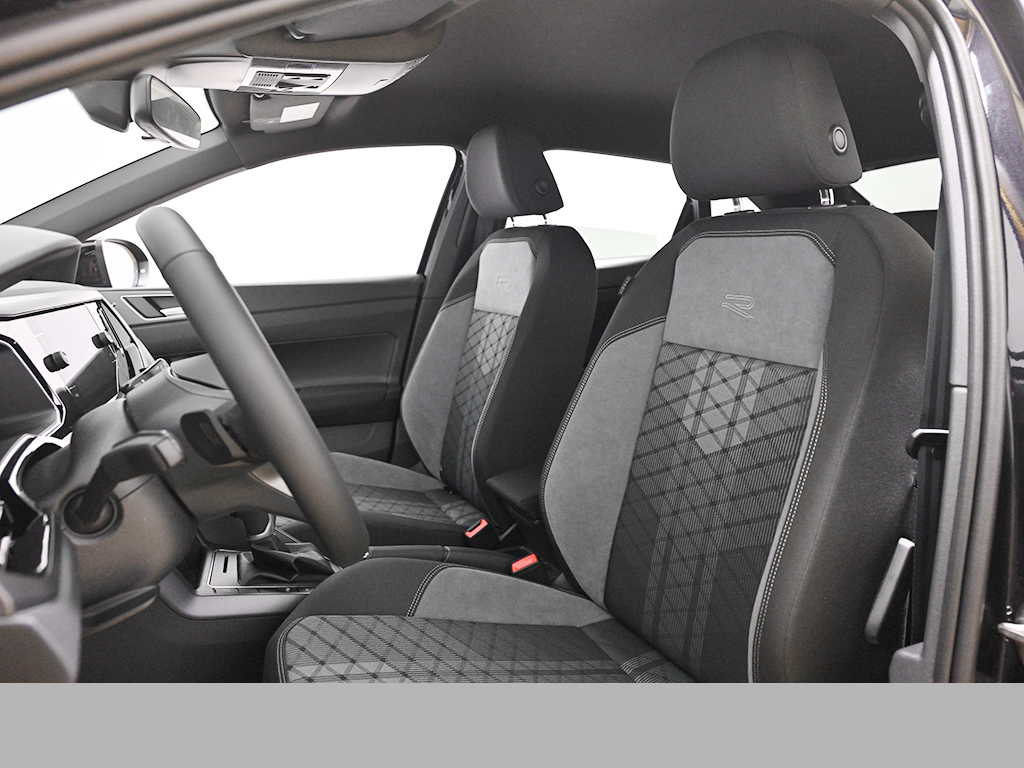 Volkswagen Taigo 1.0 R-LINE BLACK STYLE CAM ACC LM18 MATRIX