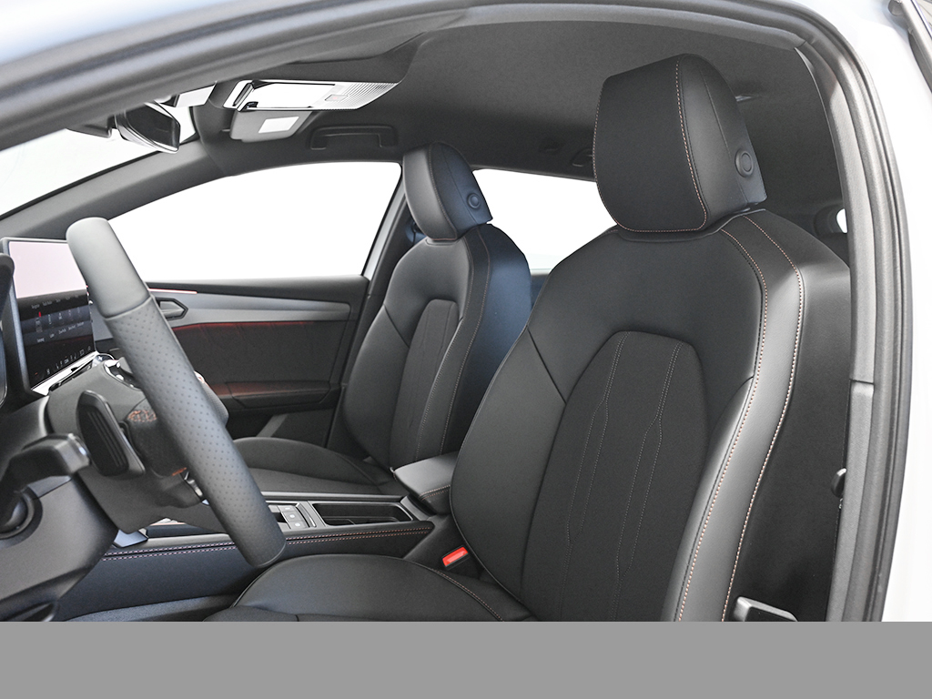 Cupra Leon ST HYBRID AHK CAM NAVI eKLAPPE LM18 KEYLESS