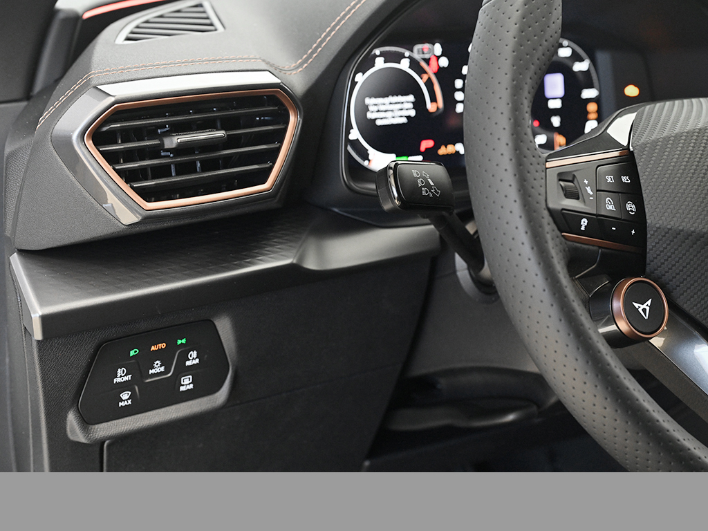 Cupra Leon ST HYBRID AHK CAM NAVI eKLAPPE LM18 KEYLESS