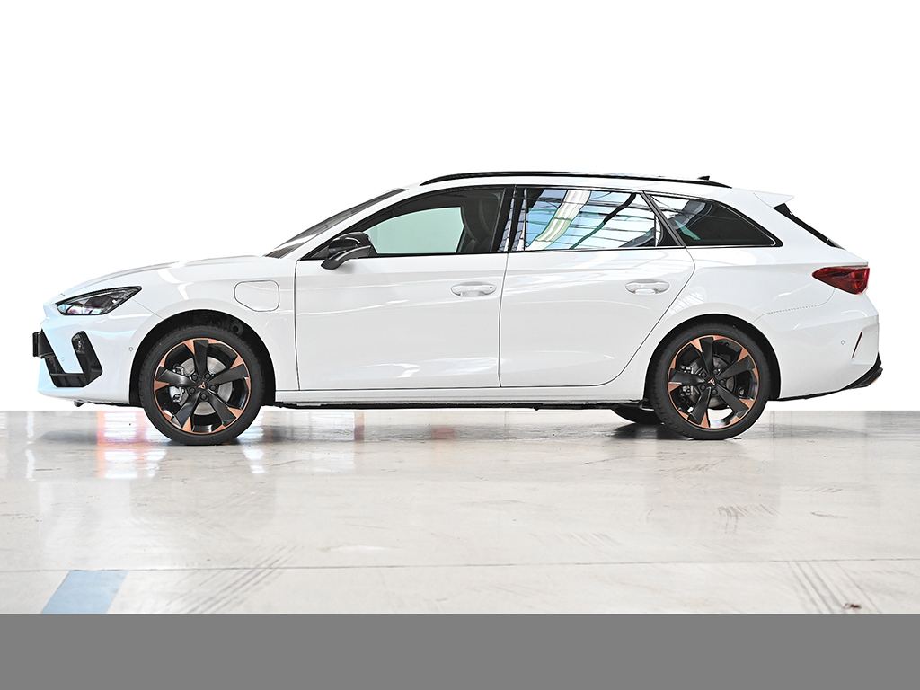 Cupra Leon ST HYBRID AHK CAM NAVI eKLAPPE LM18 KEYLESS