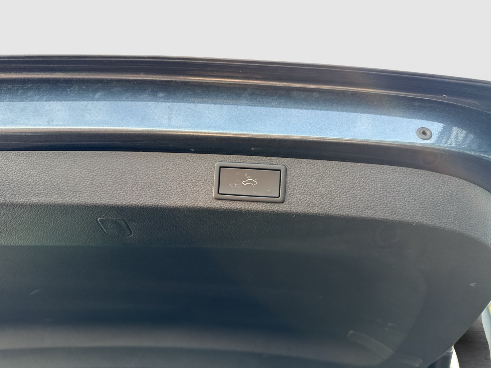 Skoda Karoq 1.5 CLEVER AHK KAMERA ACC eKLAPPE NAVI ALU