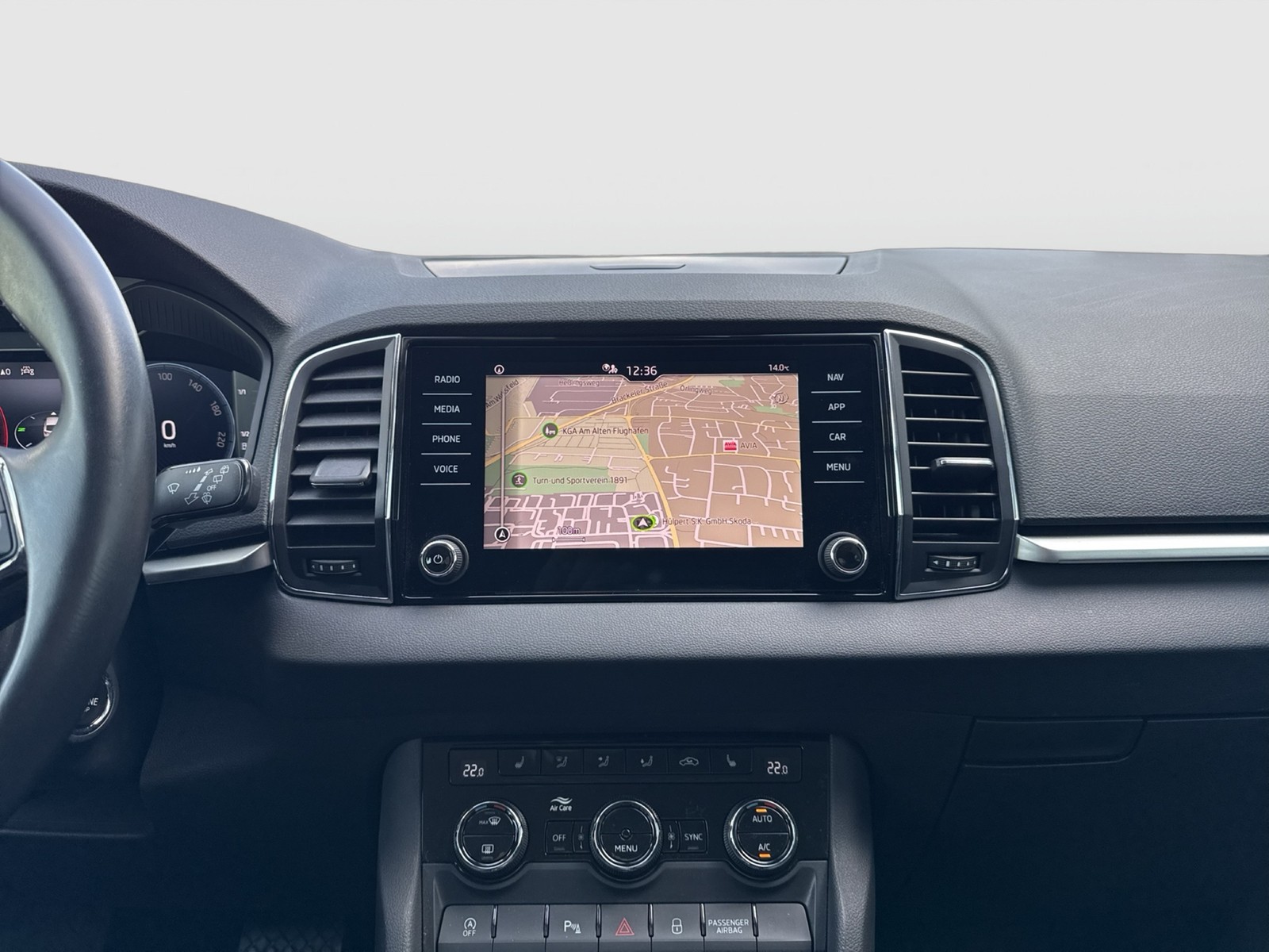 Skoda Karoq 1.5 CLEVER AHK KAMERA ACC eKLAPPE NAVI ALU