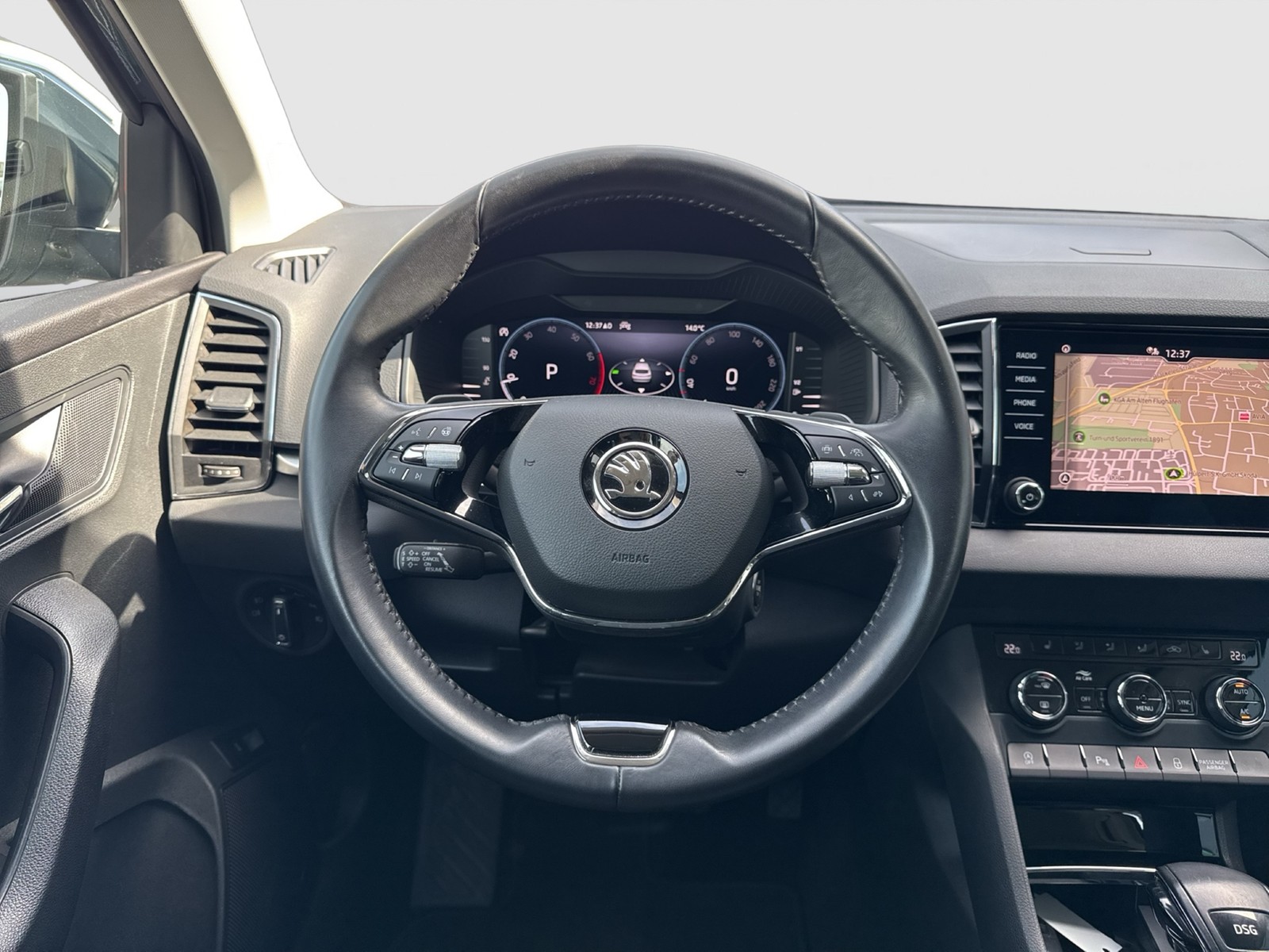 Skoda Karoq 1.5 CLEVER AHK KAMERA ACC eKLAPPE NAVI ALU