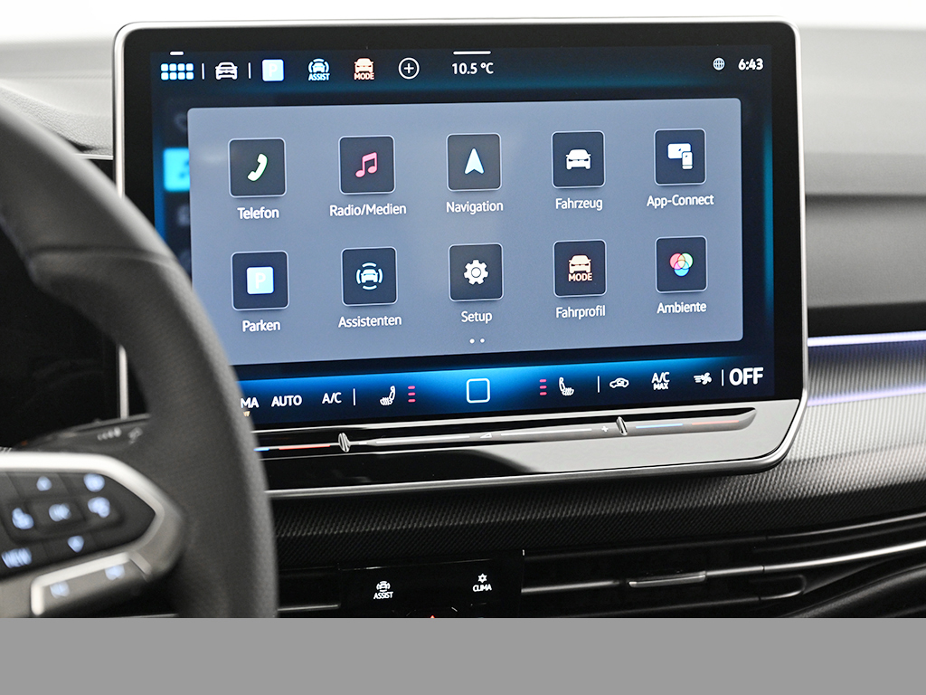 Volkswagen Golf VIII 1.5 eTSI R-LINE BLACK STYLE CAM LM18