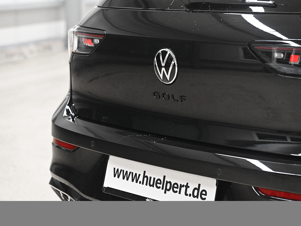 Volkswagen Golf VIII 1.5 eTSI R-LINE BLACK STYLE CAM LM18