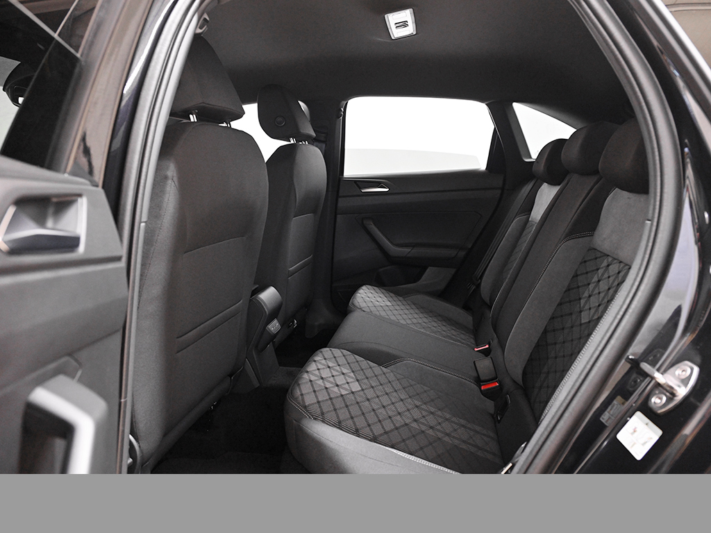 Volkswagen Taigo 1.0 R-LINE BLACK STYLE CAM ACC LM18 MATRIX