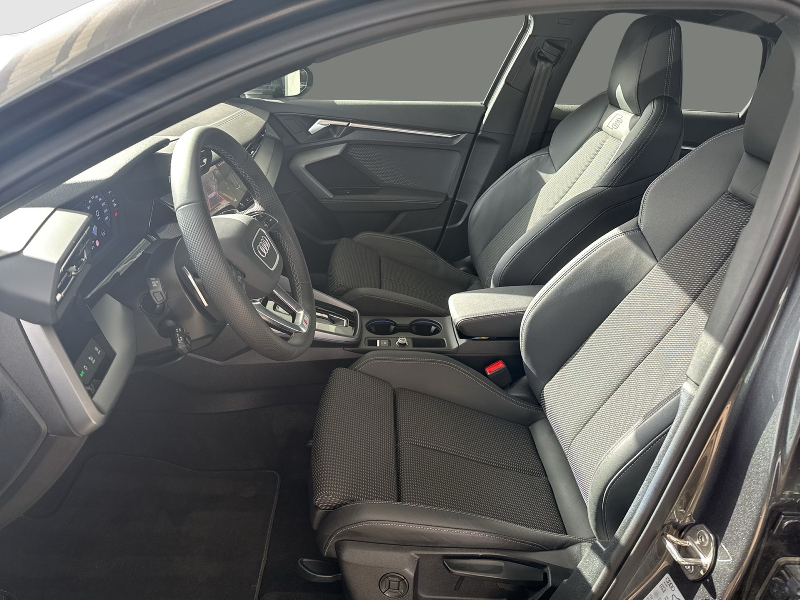 Audi A3 Sportback 35 S LINE PANO SONOS CAM ACC LM18