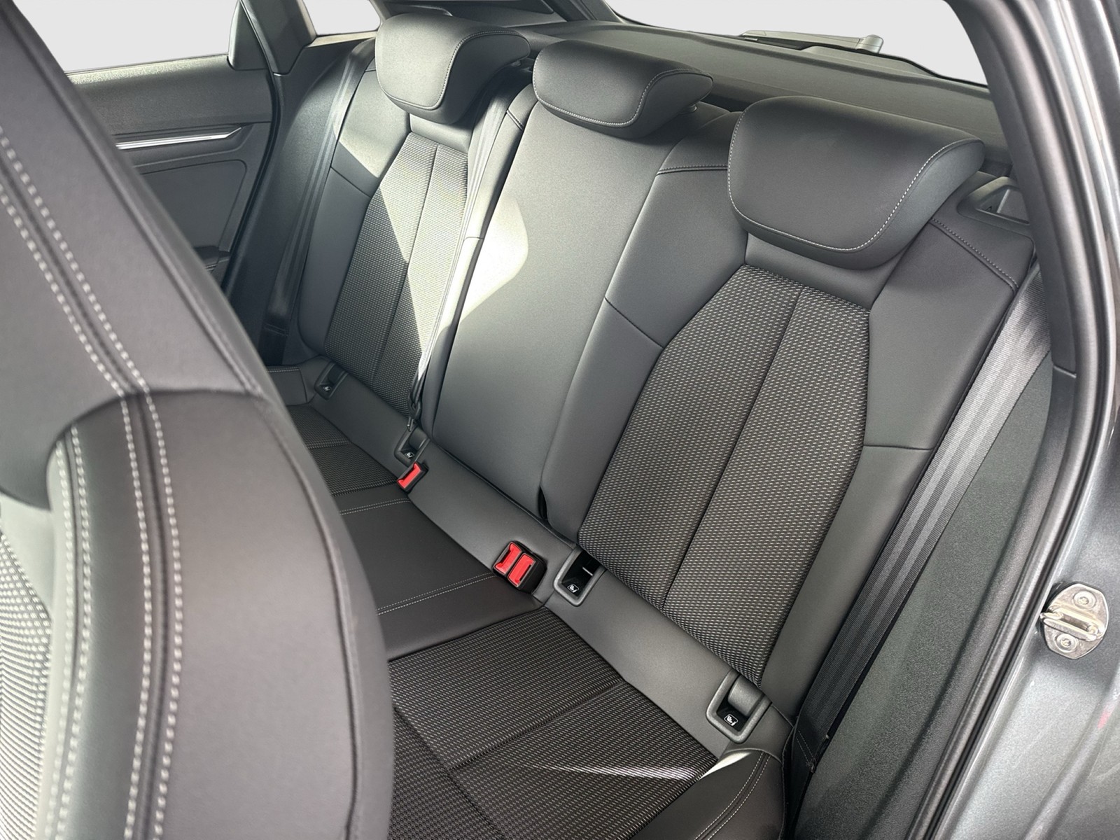 Audi A3 Sportback 35 S LINE PANO SONOS CAM ACC LM18