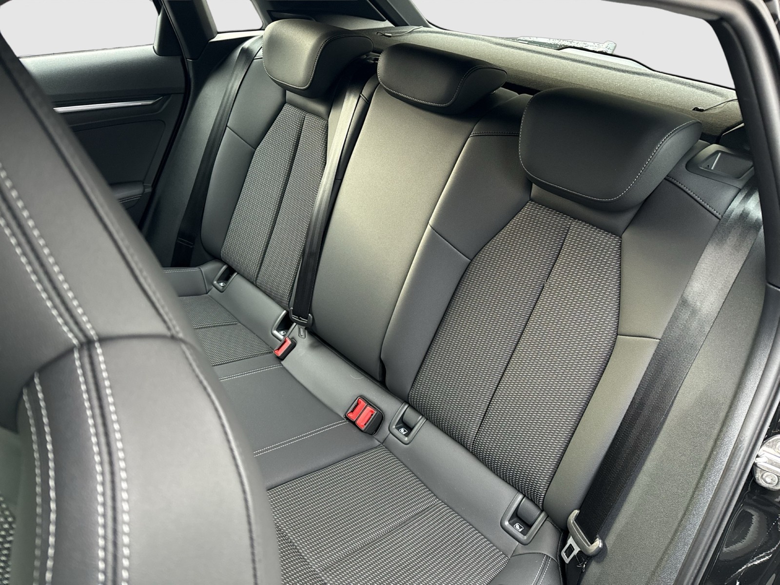 Audi A3 Sportback 35 S LINE PANO SONOS CAM ACC LM18