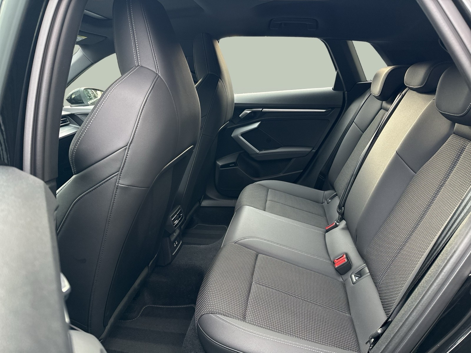 Audi A3 Sportback 35 S LINE PANO SONOS CAM ACC LM18