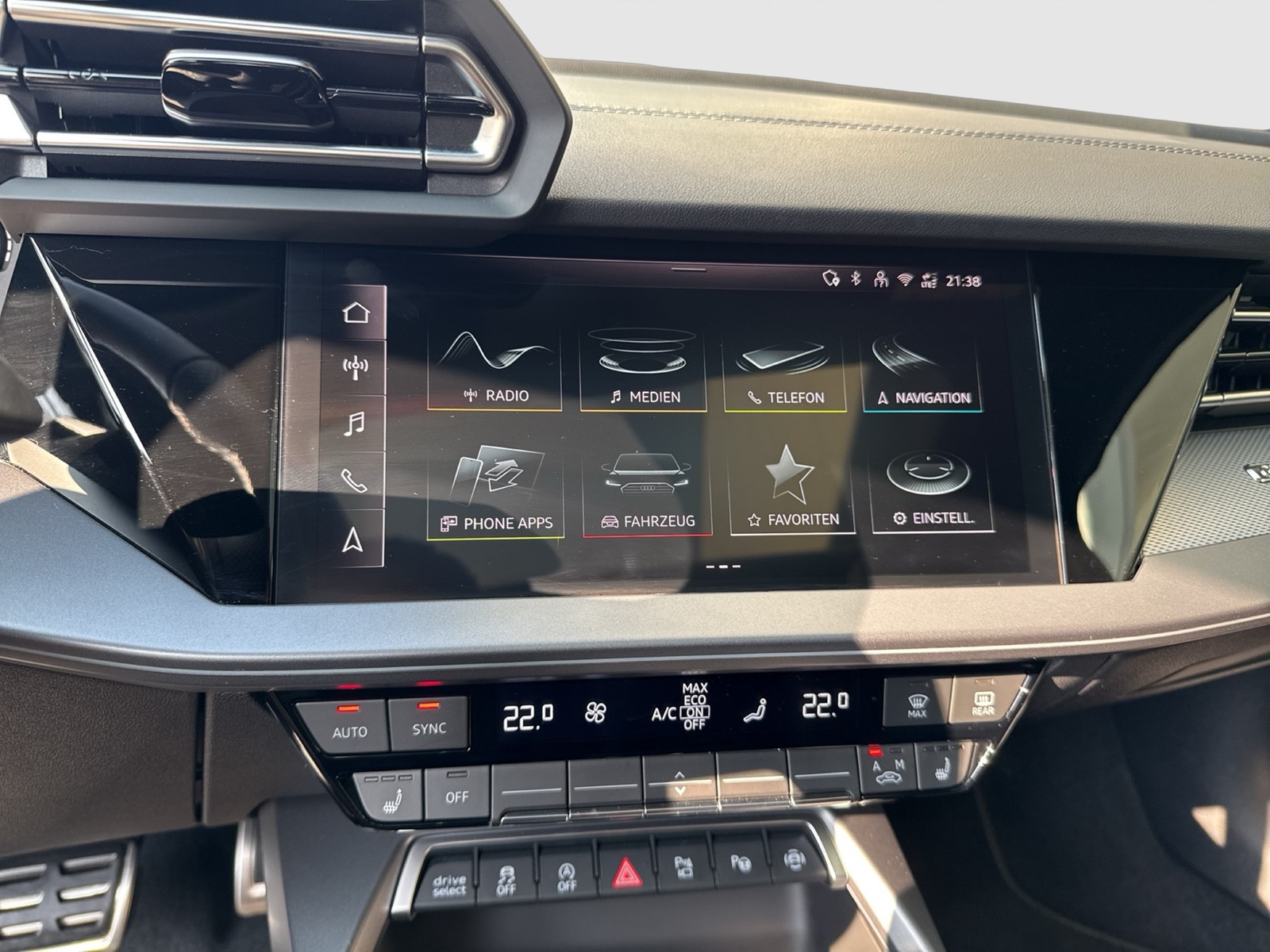 Audi A3 Sportback 35 S LINE PANO SONOS CAM ACC LM18