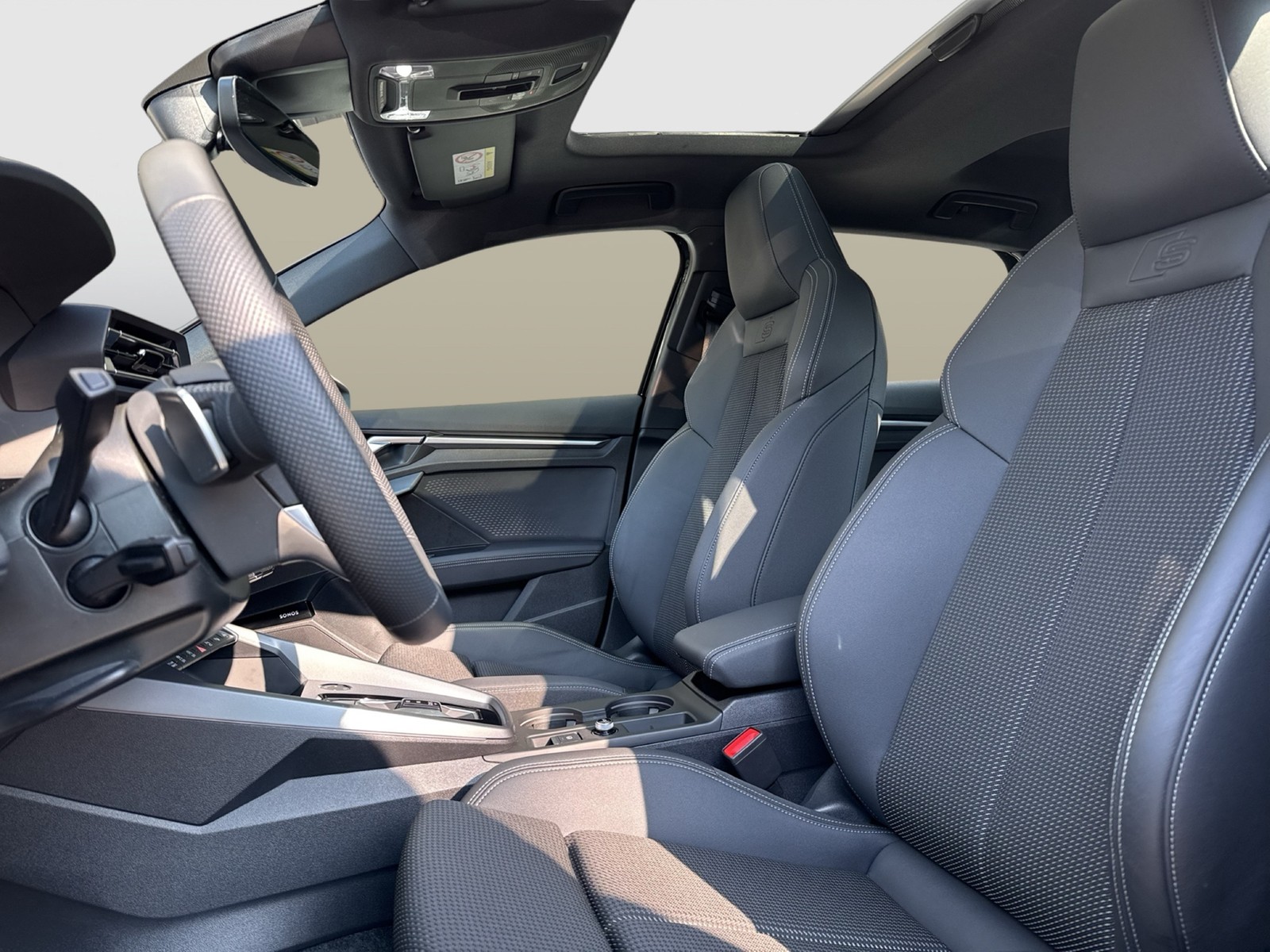 Audi A3 Sportback 35 S LINE PANO SONOS CAM ACC LM18