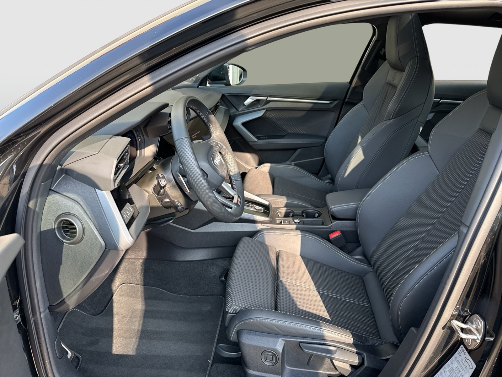 Audi A3 Sportback 35 S LINE PANO SONOS CAM ACC LM18