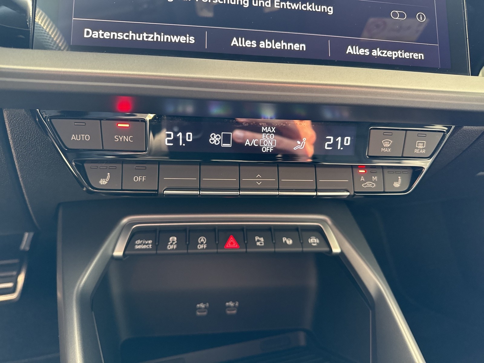 Audi A3 Sportback 35 S LINE PANO SONOS CAM ACC LM18